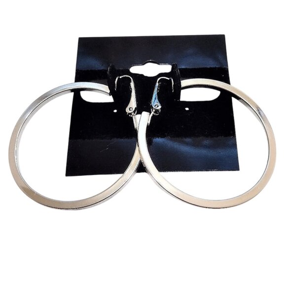 1 1/2" Avon Square Tube Hoop Clip On Earrings Silver Tone Vintage 38mm - Picture 2 of 3